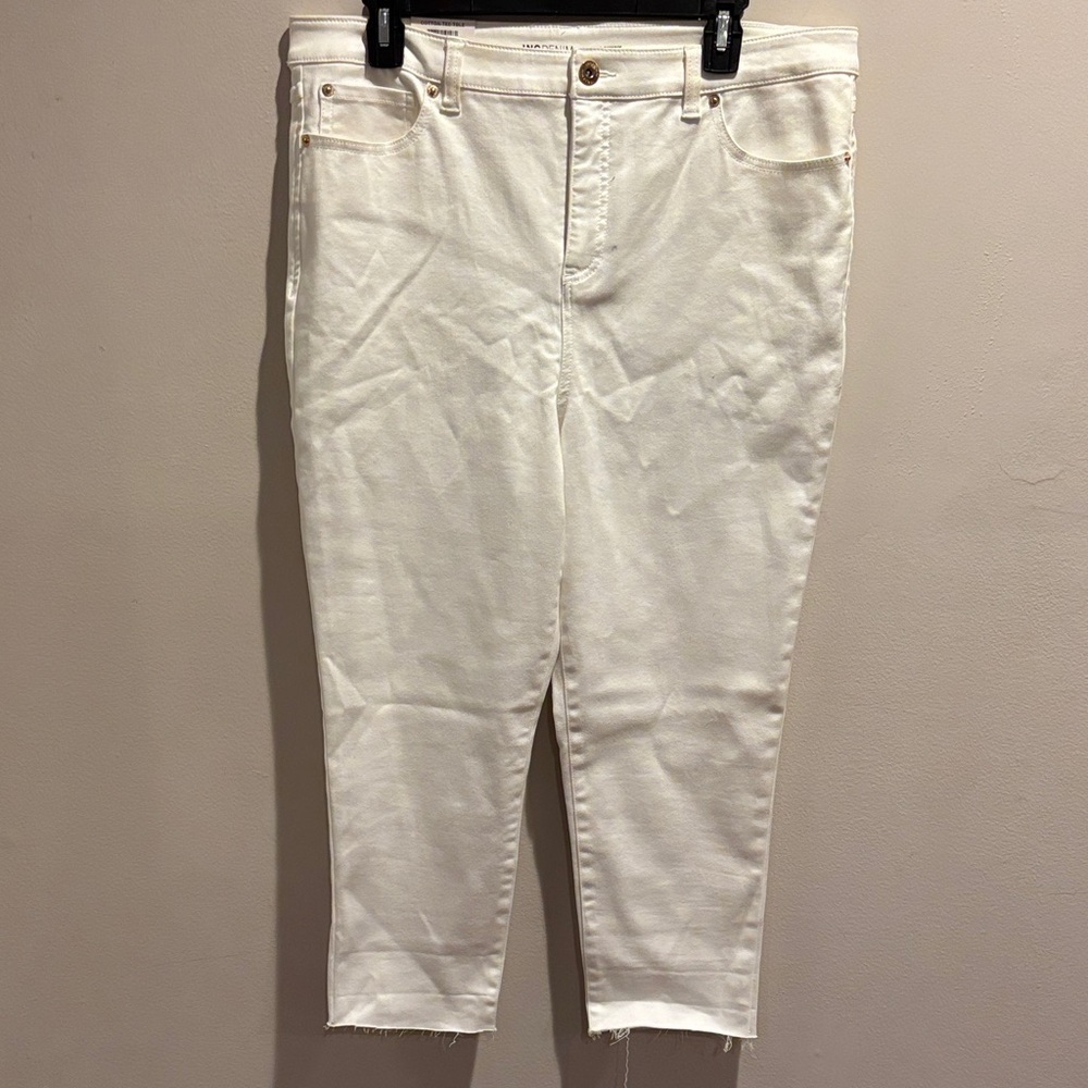 Women's Cropped White Jeans size 16/waist 33 inches